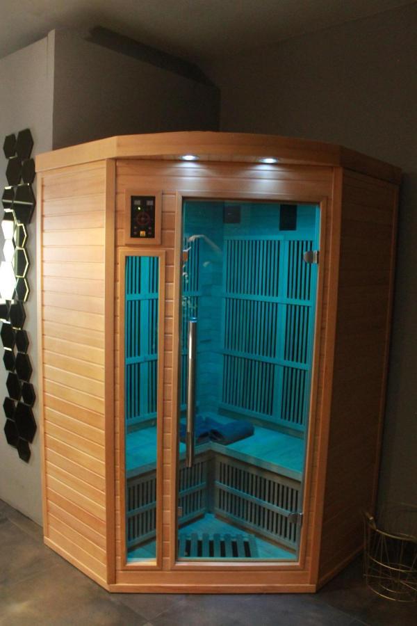 The Down Town Nenad'S Spa 第戎 外观 照片